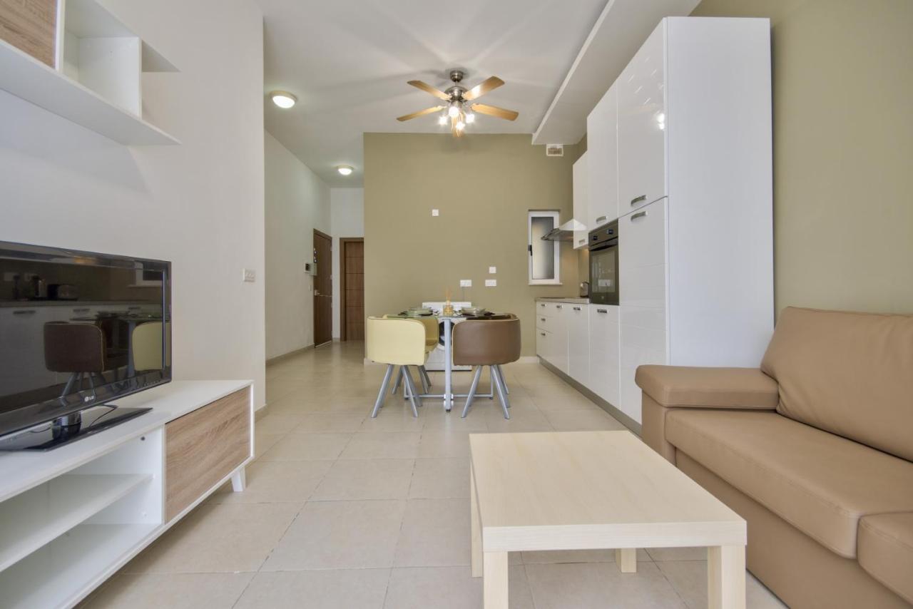 Azure Haven - Gzira Apartments And Penthouse By Shortletsmalta Exteriör bild