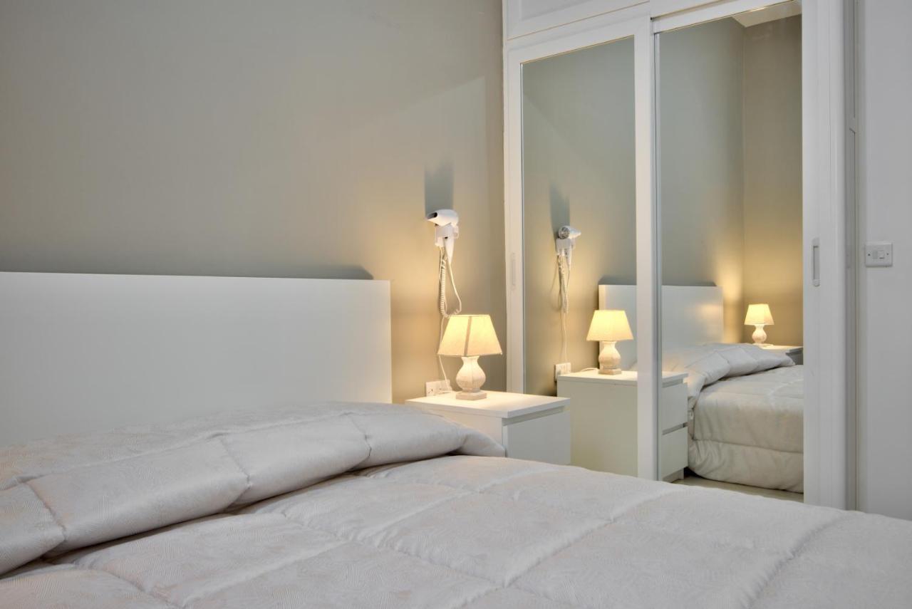 Azure Haven - Gzira Apartments And Penthouse By Shortletsmalta Exteriör bild