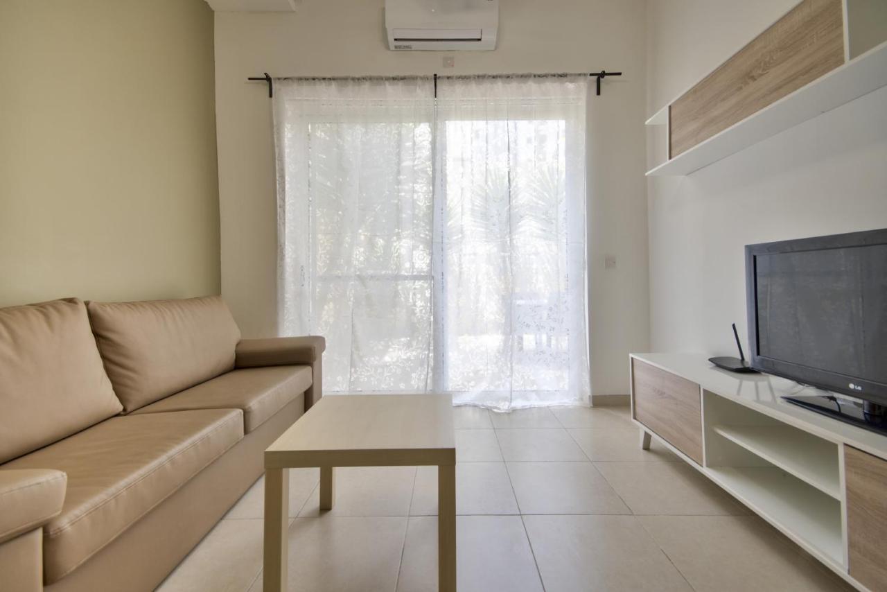 Azure Haven - Gzira Apartments And Penthouse By Shortletsmalta Exteriör bild